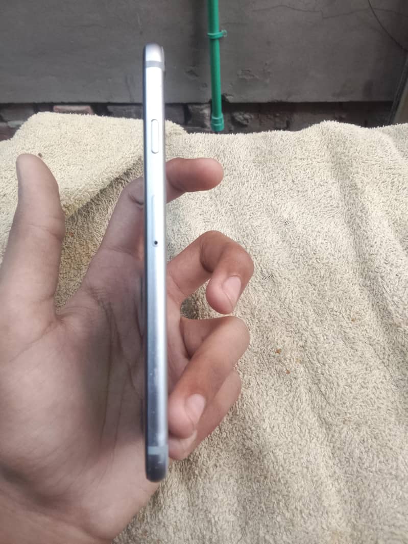 Apple iPhone 6 4