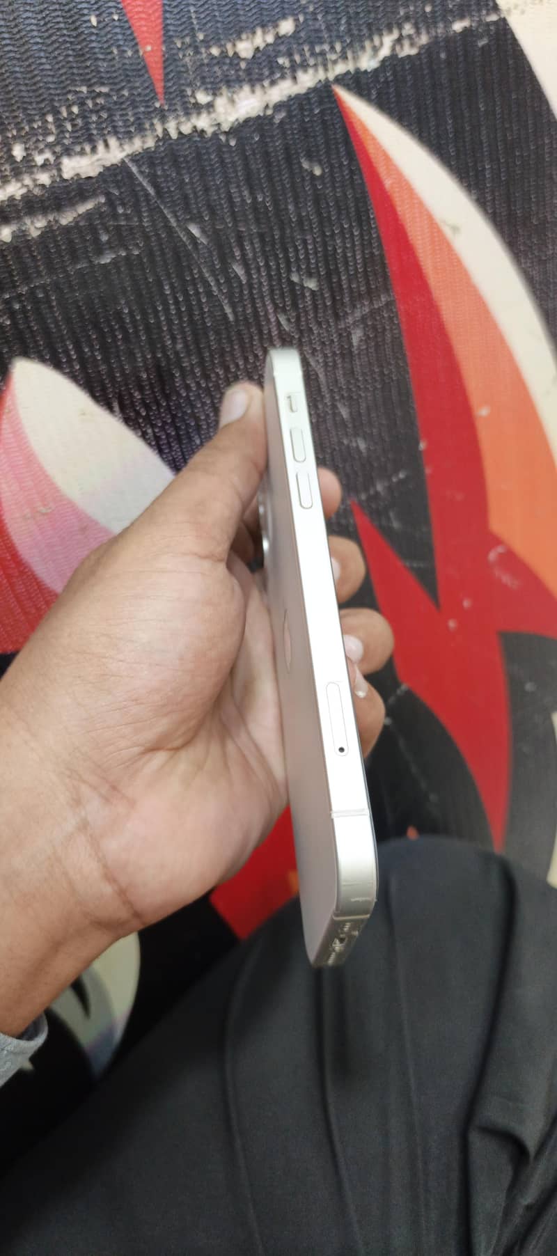 Apple iPhone 12 4