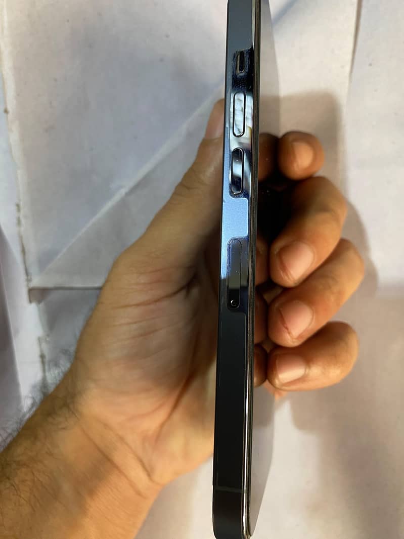 Apple iPhone 13 Pro 1
