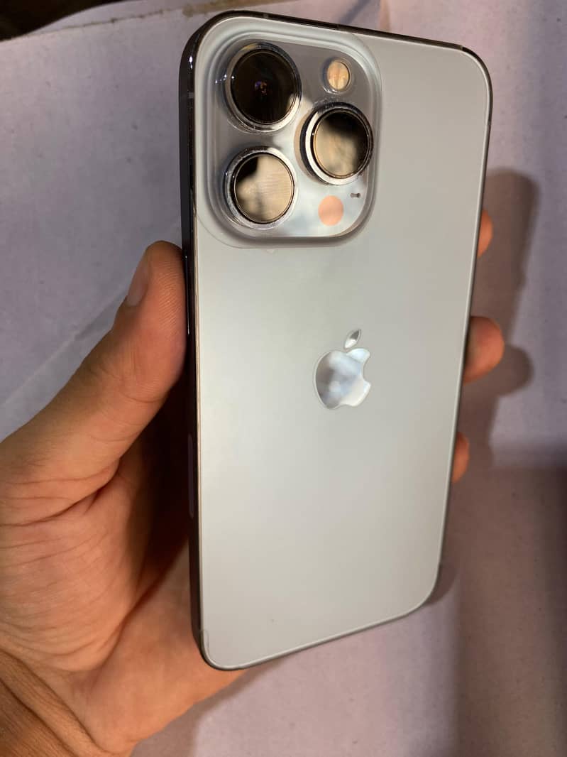 Apple iPhone 13 Pro 2