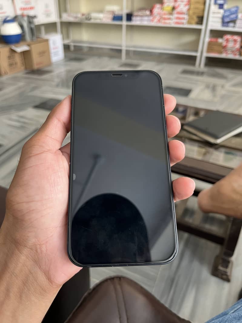 Apple iPhone 12 2