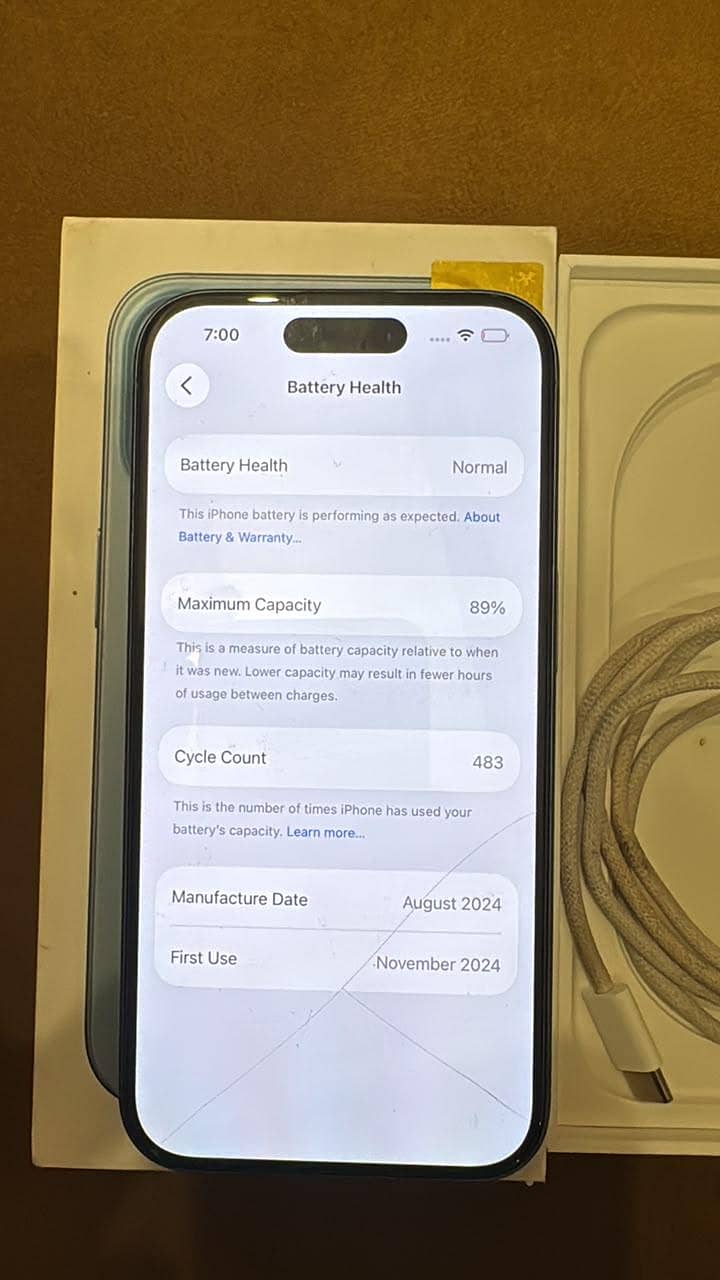 Apple iPhone 16 3