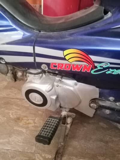 Crown ezee  scooty full automatic self start