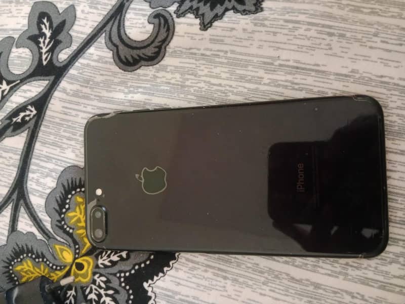 Apple iPhone 7 Plus 0