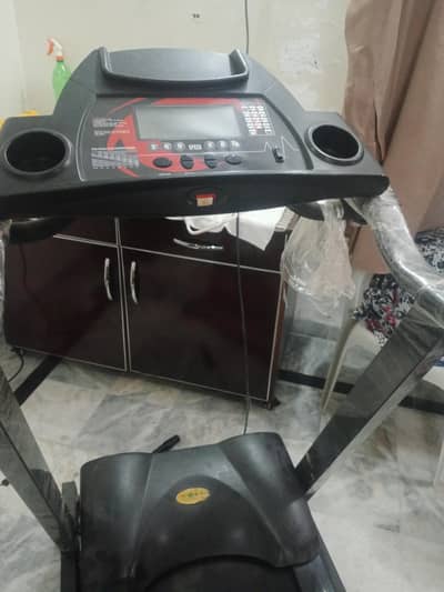 one hand used tredmill