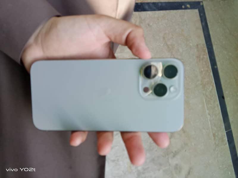 Apple iPhone 15 Pro Max 6
