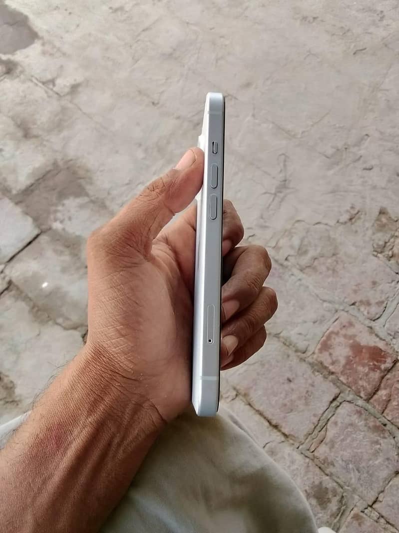 Apple iPhone 15 3