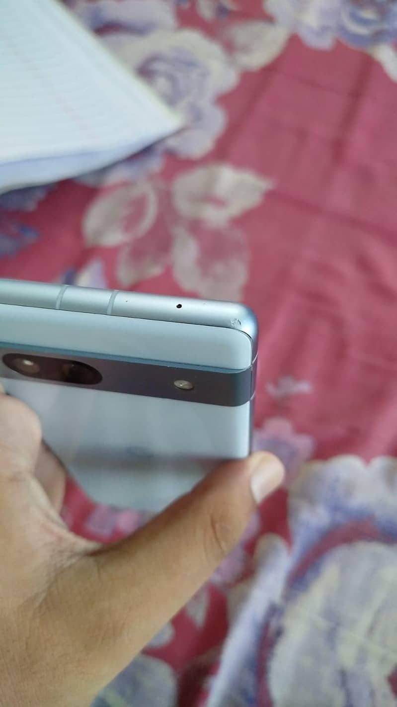 Google pixel 7A 1