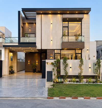 10 MARLA HOUSE ON MOST IDEAL LOCATION IN LDA APPROVED AREA AVAILABLE FOR SALE IN BAHRIA TOWN