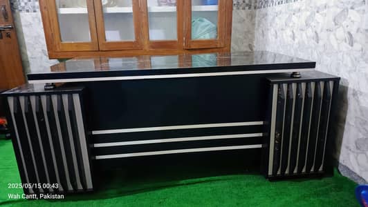 CEO Executive table in perfect condition