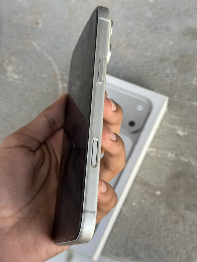 Apple iPhone 17 Pro Max 1