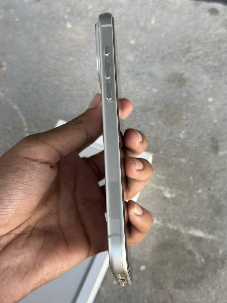 Apple iPhone 17 Pro Max 3