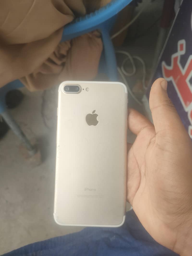 Apple iPhone 7 Plus 1