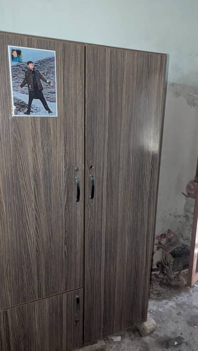 2 door Almari