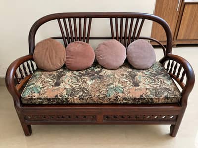 4 to 5 seated sofa set made up of pure wooden name taali.