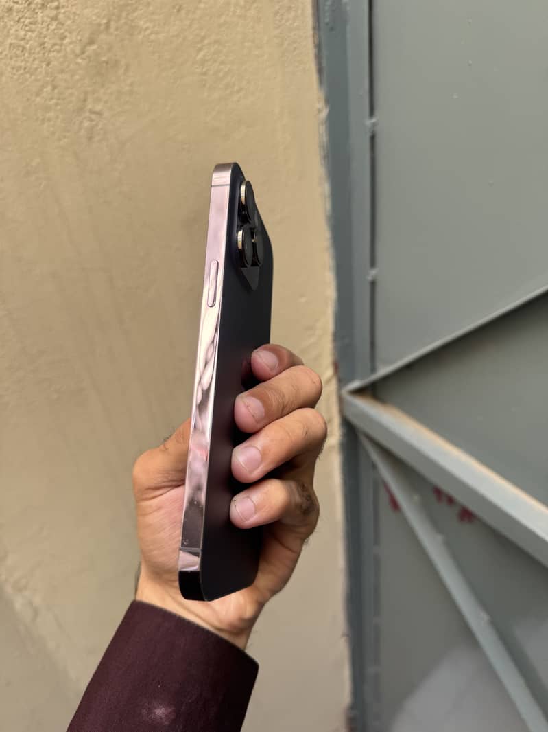 Apple iPhone 14 Pro Max 6