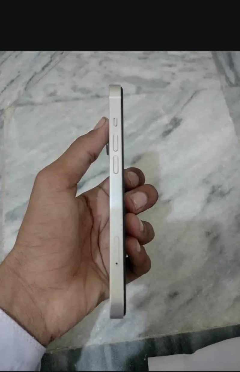 Apple iPhone 13 2