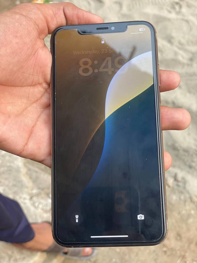 Apple iPhone XS Max 1