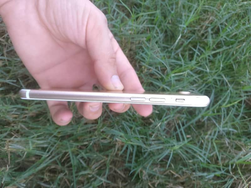 Apple iPhone 7 1