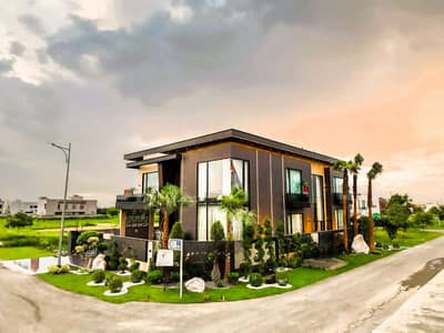 23-Marla Corner 7-bed Fully Furnished full basement Hose For Rent at Super Hot Location
