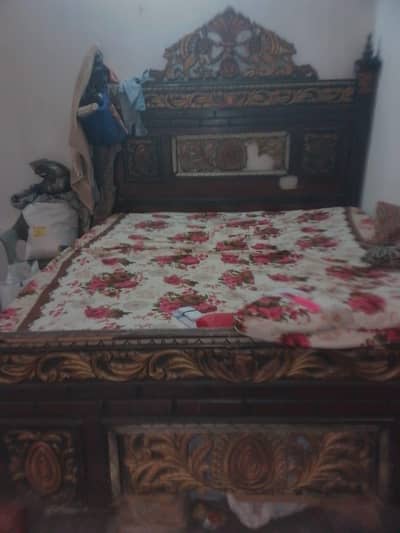 Bed dressing almari
