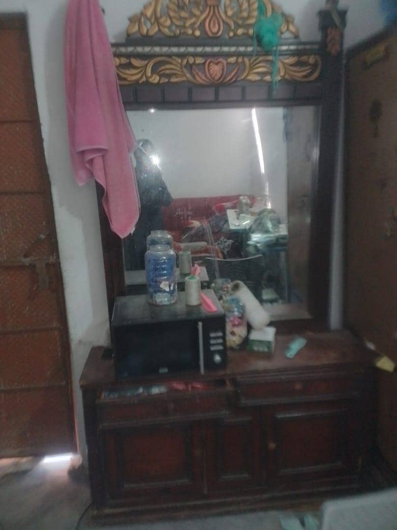 Bed dressing almari 2
