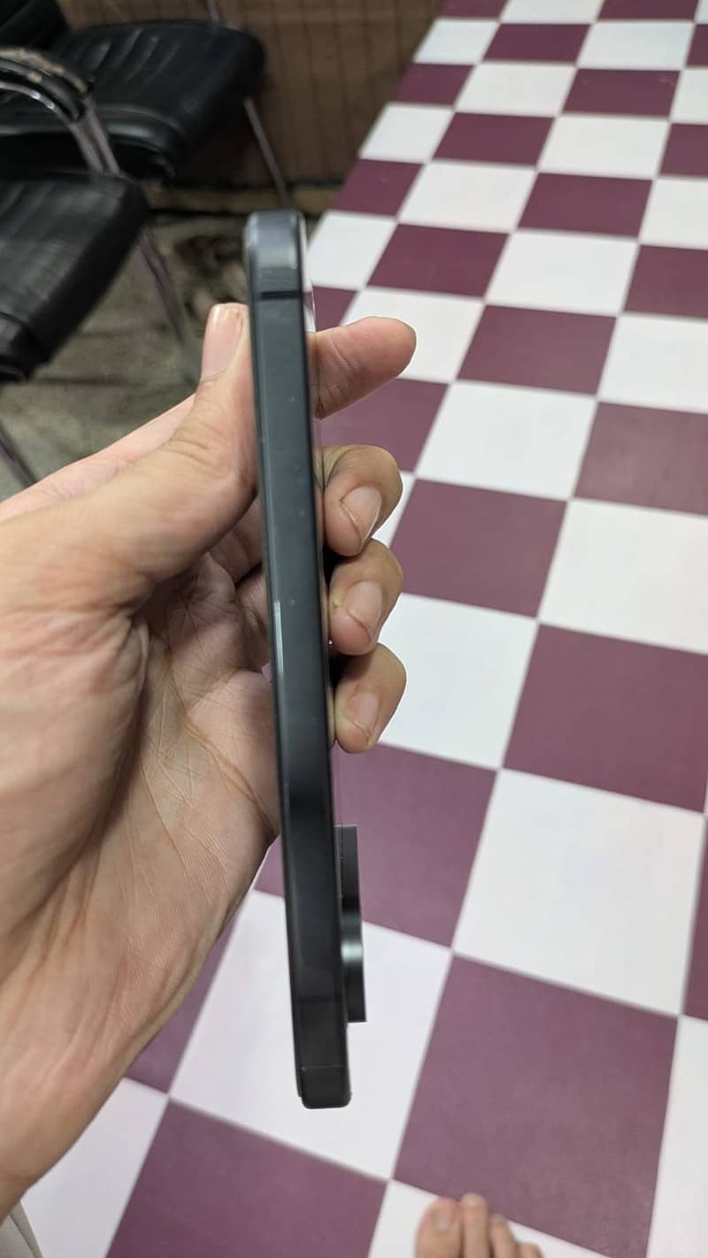 Google Pixel 9 4