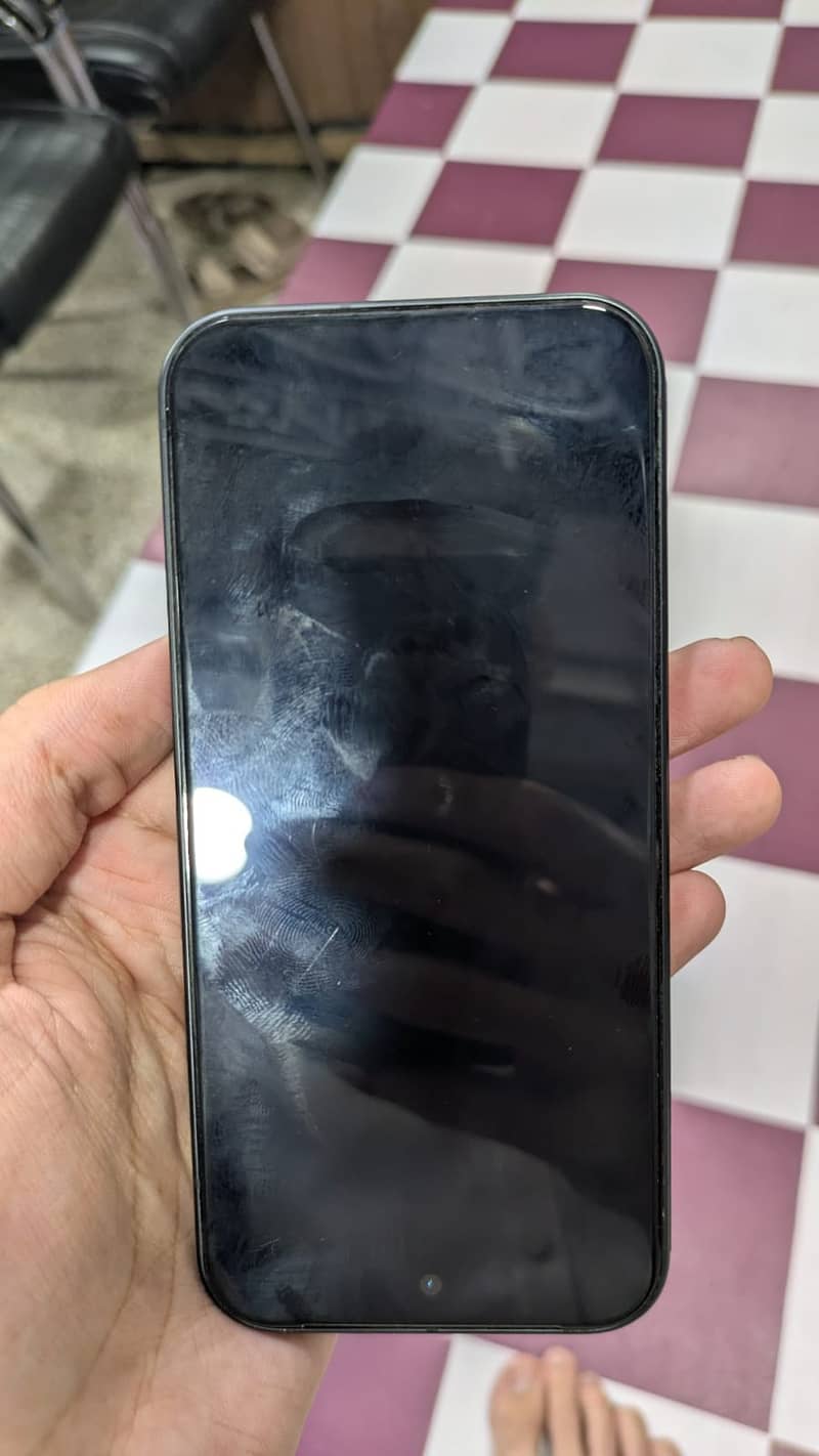 Google Pixel 9 5