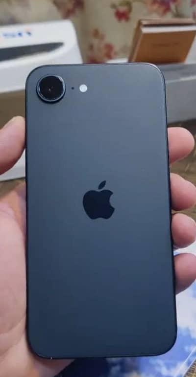 Apple iPhone 16e