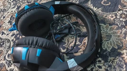 ONIKUMA Wired Gaming Headphones with LED Lights – Used