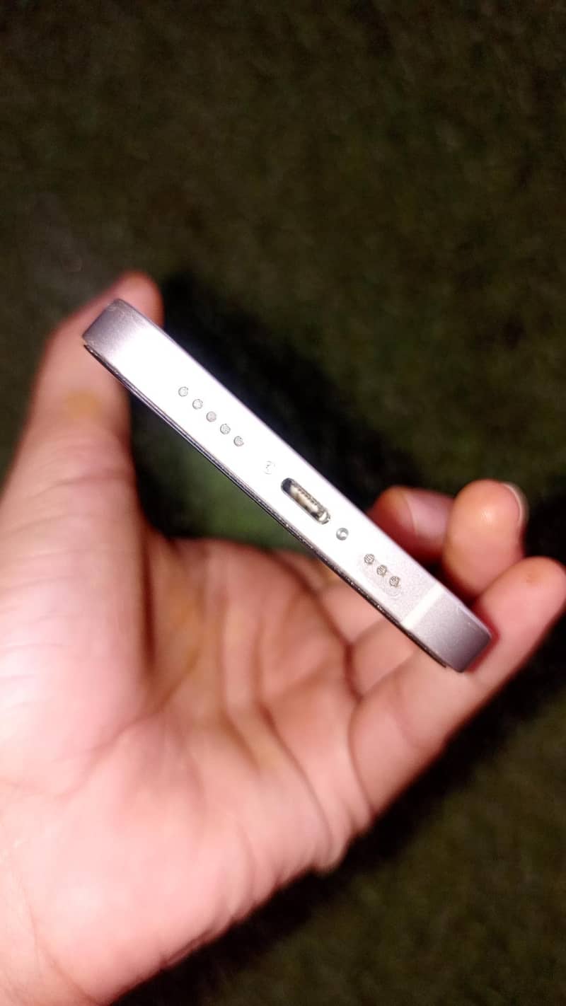 Apple iPhone 12 3