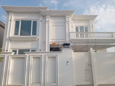 DHA Phase 7,2 Kanal Full House 1 Kanal House Or 1 Kanal Lown For Rent It'S Having