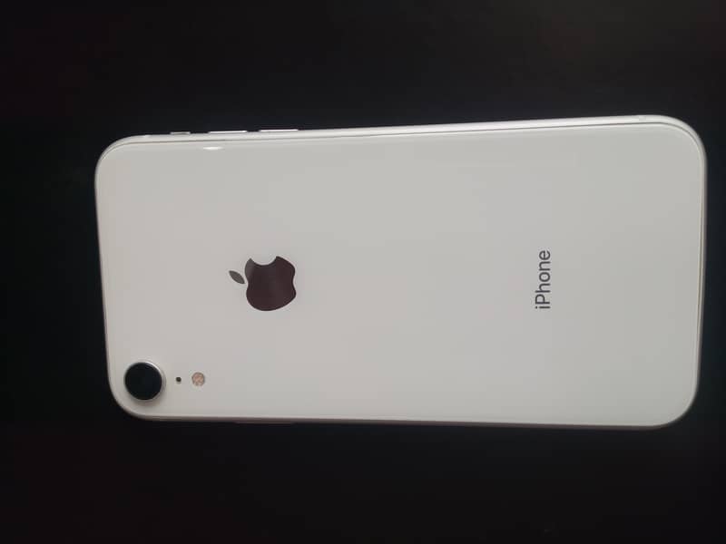 Apple iPhone XR 1
