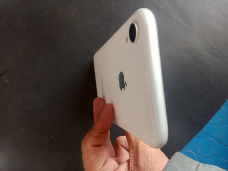 Apple iPhone XR 5