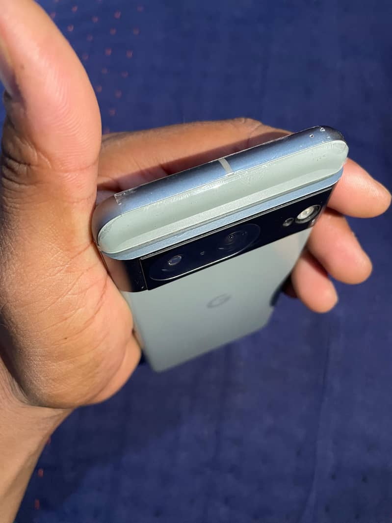 Google Pixel 8 4