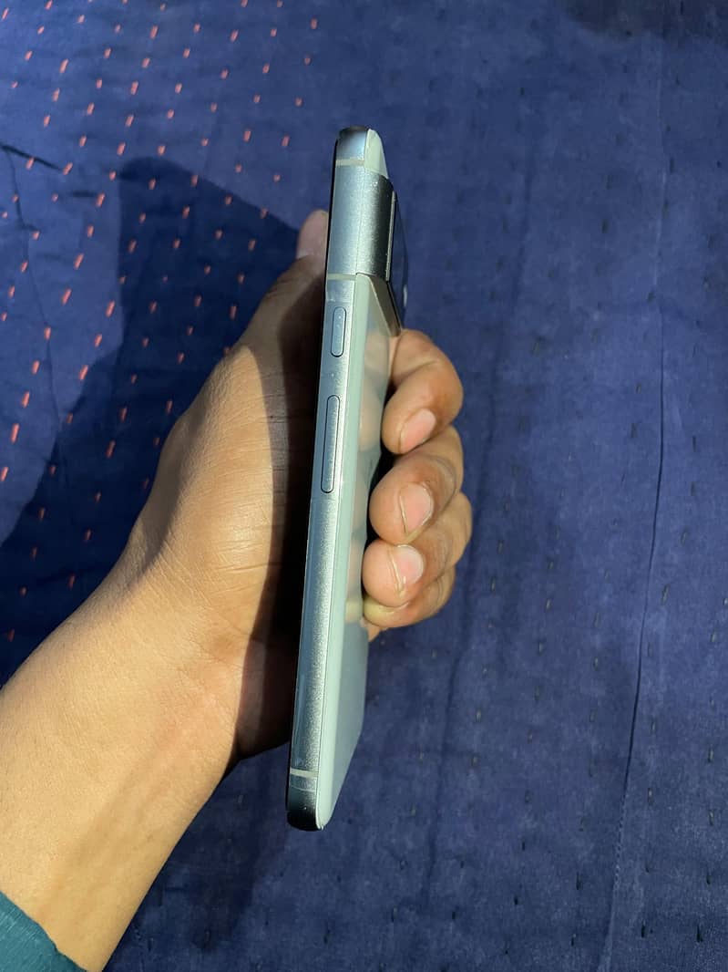 Google Pixel 8 6