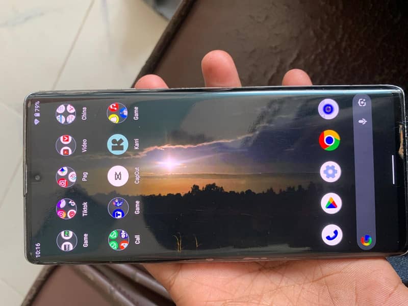 Sharp Aquos  r6 3