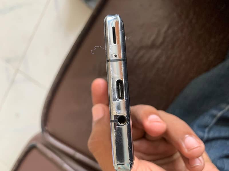 Sharp Aquos  r6 6