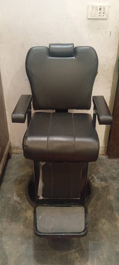 Salon Chair for Sale – Used