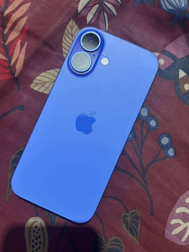 Apple iPhone 16 0