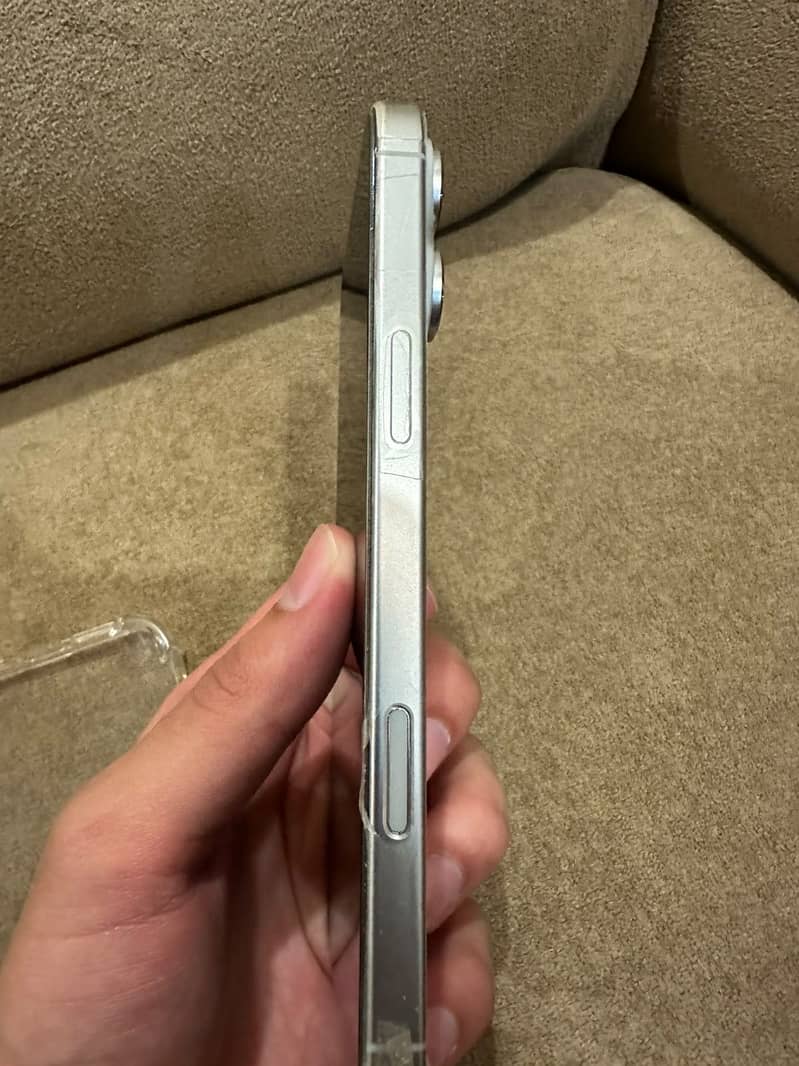 Apple iPhone 16 Pro Max 2