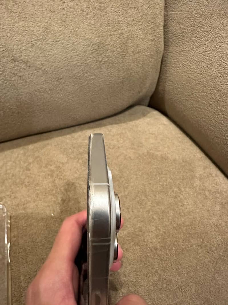 Apple iPhone 16 Pro Max 7