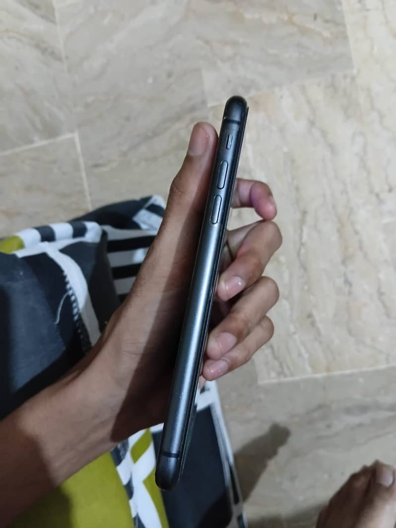 Apple iPhone 11 2