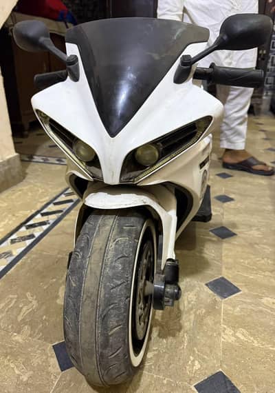 R1 electric bike for 4 to 9 years