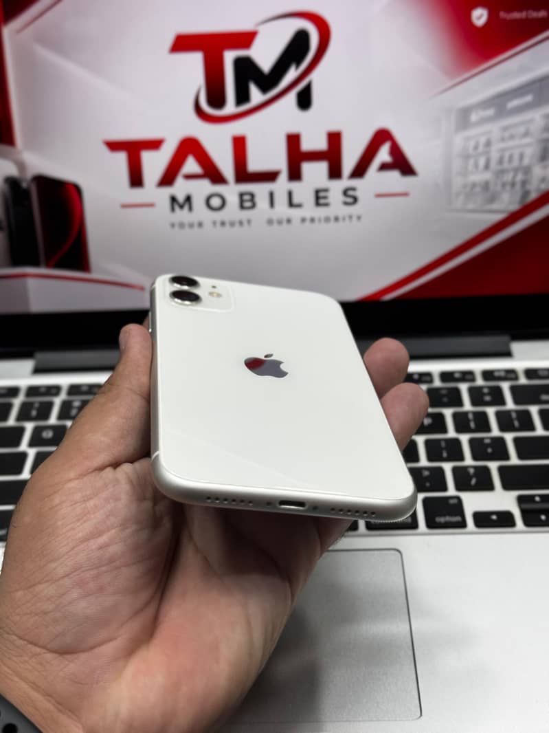 Apple iPhone 11 4