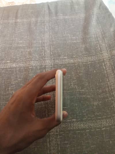 Apple iPhone 7