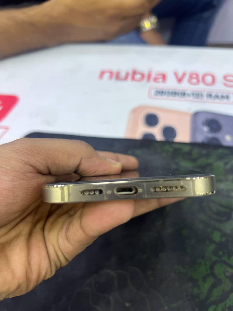 Apple iPhone 14 Pro Max 6