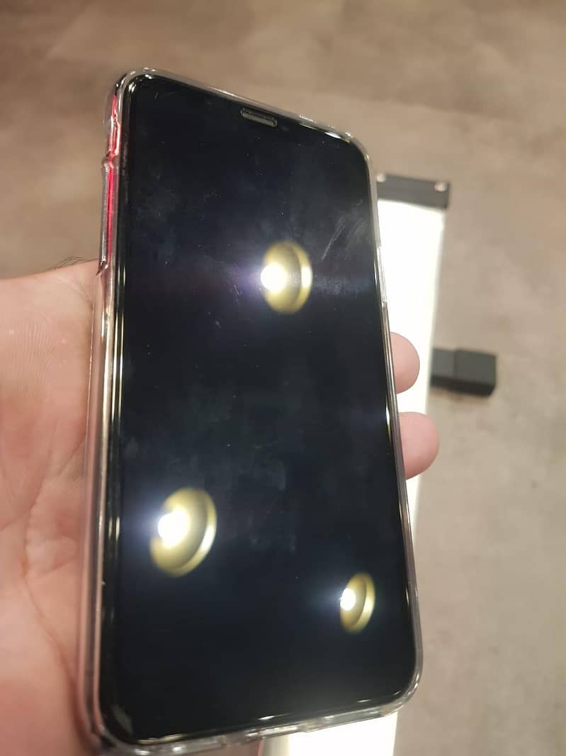 Apple iPhone XS Sim working 5