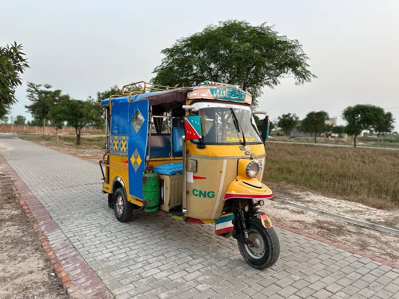 Tez Raftar Euro2 CNG Rickshaw 1