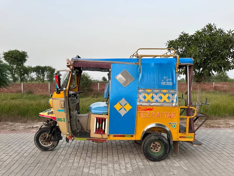 Tez Raftar Euro2 CNG Rickshaw 2